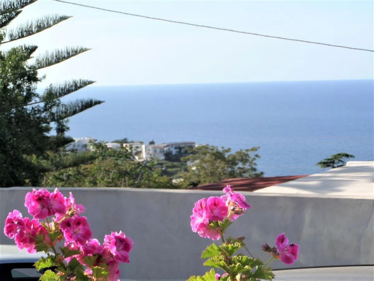 Casa Papuzza E Casa Lucilla Villa Malfa  Holiday home